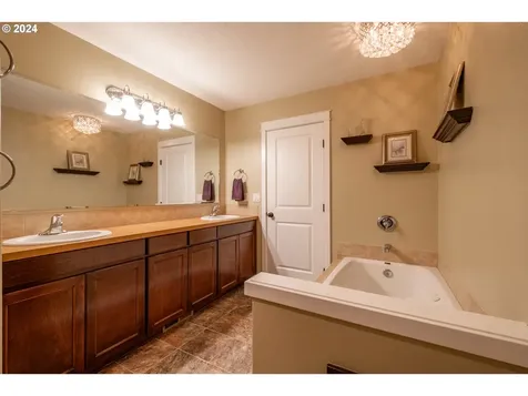751 S 5th Street Jefferson OR 97352