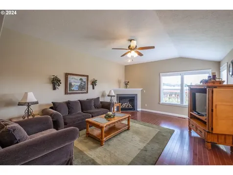 751 S 5th Street Jefferson OR 97352