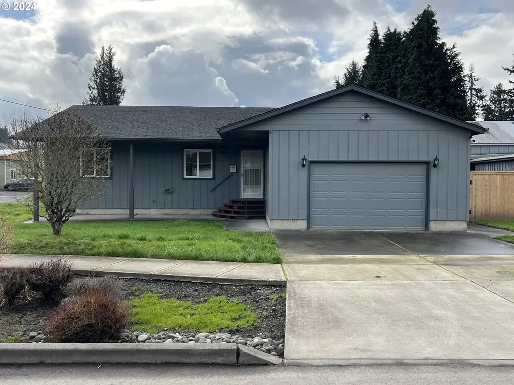 1403 S 5th Avenue Kelso WA 98626