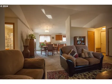 12343 Shenandoah Drive Oregon City OR 97045