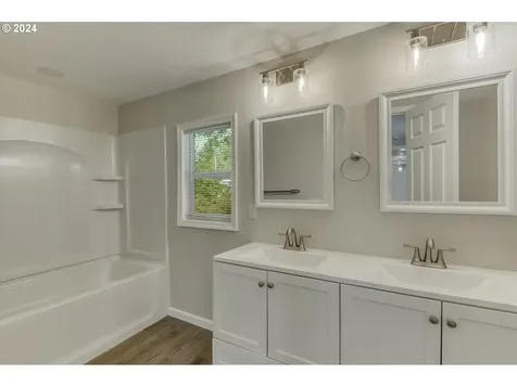 5885 NE Jacobson Street Hillsboro OR 97124