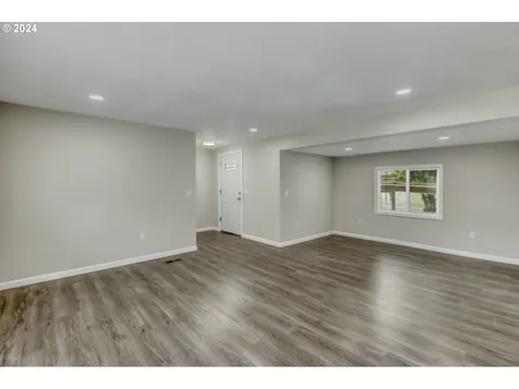 5885 NE Jacobson Street Hillsboro OR 97124