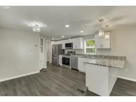 5885 NE Jacobson Street Hillsboro OR 97124