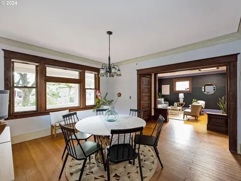 4715 Ne 18th Avenue Portland OR 97211