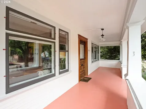 4715 Ne 18th Avenue Portland OR 97211