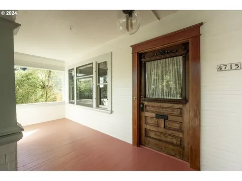 4715 Ne 18th Avenue Portland OR 97211
