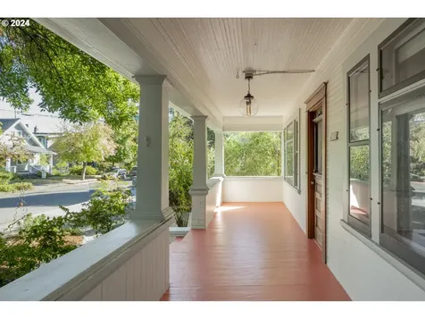 4715 Ne 18th Avenue Portland OR 97211