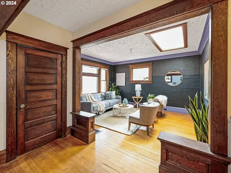 4715 Ne 18th Avenue Portland OR 97211