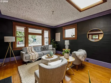 4715 Ne 18th Avenue Portland OR 97211