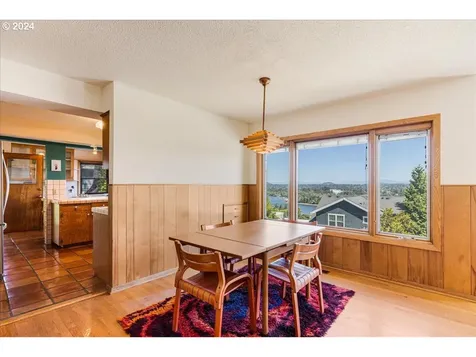 239 S Custer Street Portland OR 97219