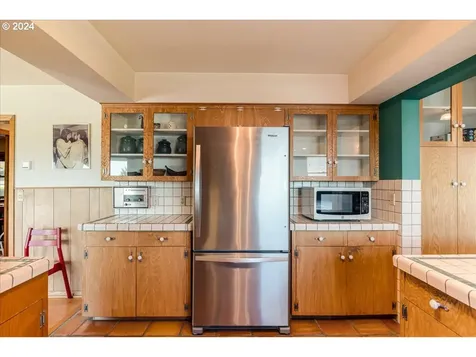 239 S Custer Street Portland OR 97219