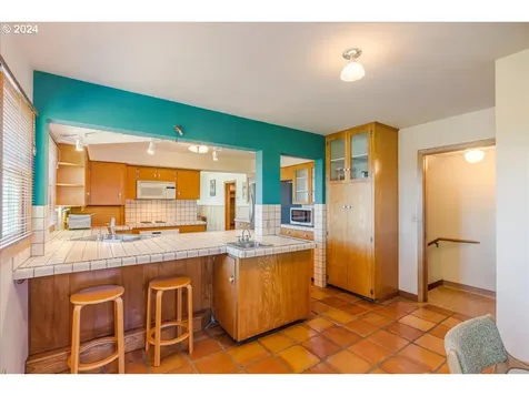 239 S Custer Street Portland OR 97219