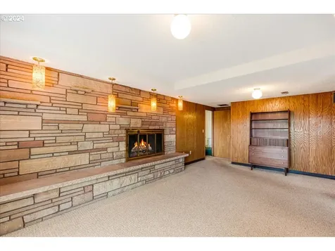239 S Custer Street Portland OR 97219