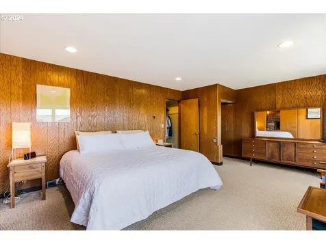 239 S Custer Street Portland OR 97219