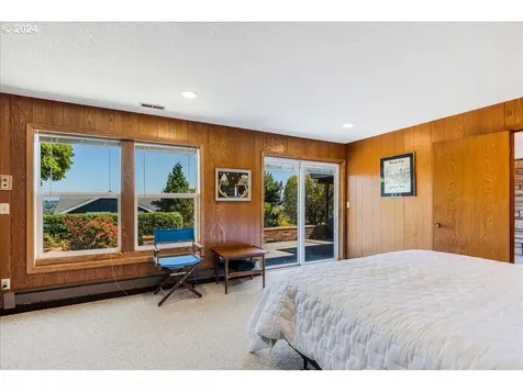 239 S Custer Street Portland OR 97219