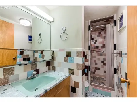239 S Custer Street Portland OR 97219