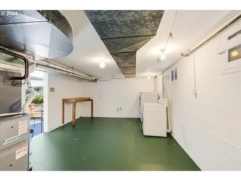239 S Custer Street Portland OR 97219