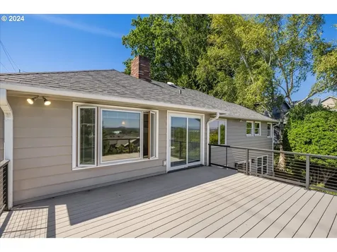 239 S Custer Street Portland OR 97219