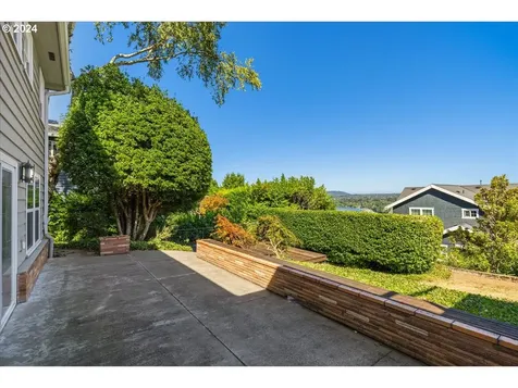 239 S Custer Street Portland OR 97219