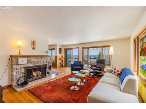 239 S Custer Street Portland OR 97219