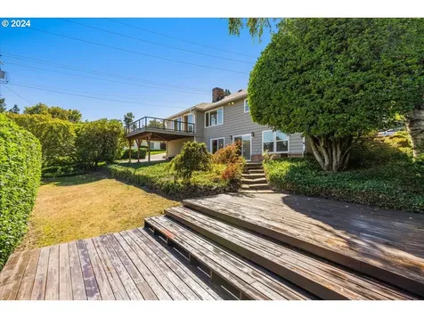239 S Custer Street Portland OR 97219