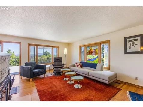 239 S Custer Street Portland OR 97219