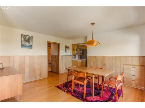 239 S Custer Street Portland OR 97219