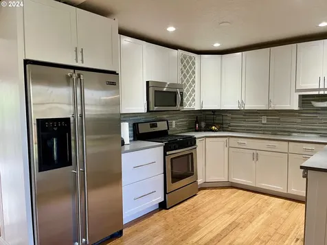 1245 Vista Avenue SE Salem OR 97302