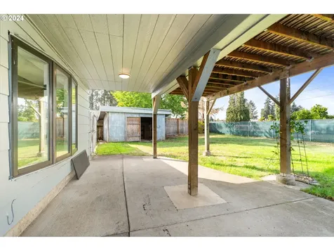 2162 Loch Drive Springfield OR 97477