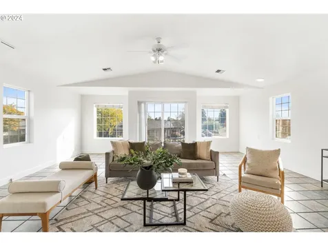 2162 Loch Drive Springfield OR 97477