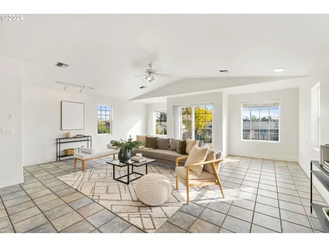 2162 Loch Drive Springfield OR 97477