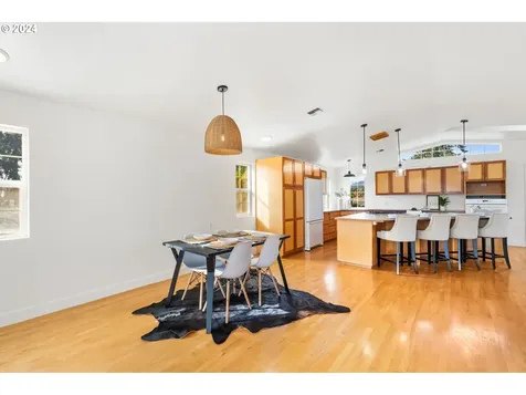 2162 Loch Drive Springfield OR 97477