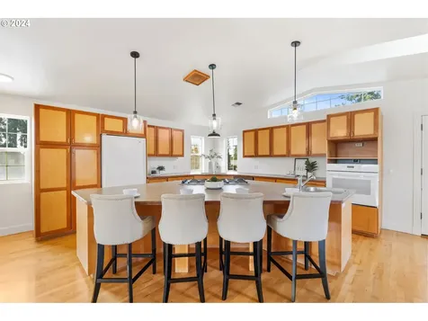 2162 Loch Drive Springfield OR 97477