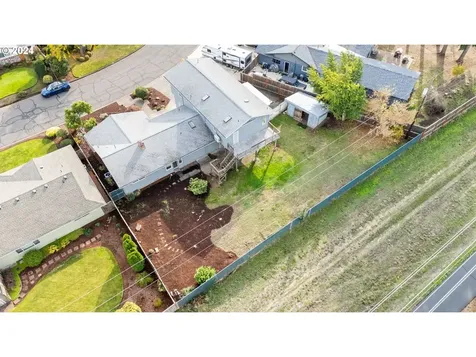 2162 Loch Drive Springfield OR 97477