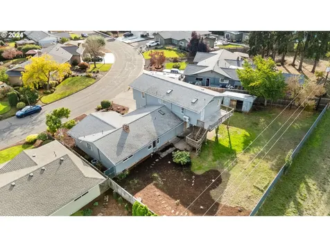 2162 Loch Drive Springfield OR 97477