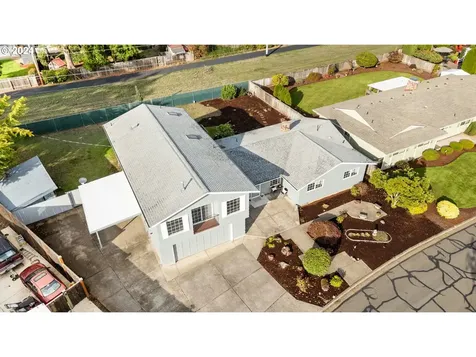 2162 Loch Drive Springfield OR 97477