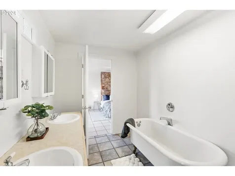 2162 Loch Drive Springfield OR 97477