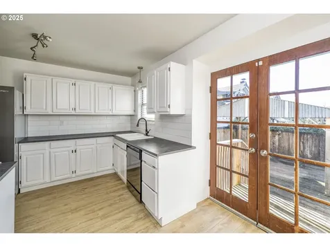 329 SE 22nd Avenue Portland OR 97214