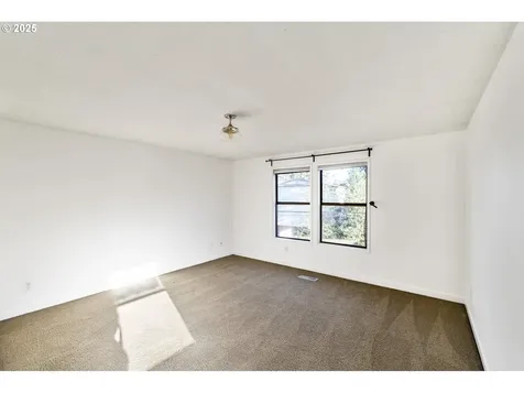329 SE 22nd Avenue Portland OR 97214
