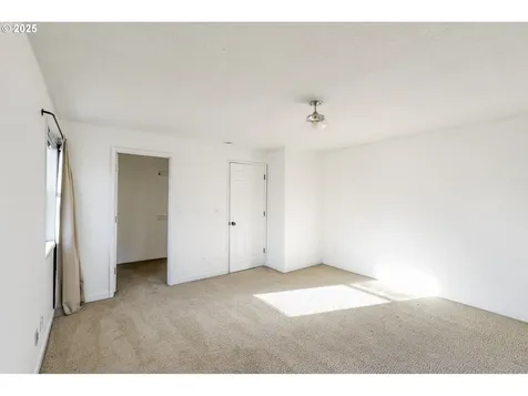 329 SE 22nd Avenue Portland OR 97214