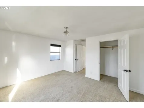 329 SE 22nd Avenue Portland OR 97214