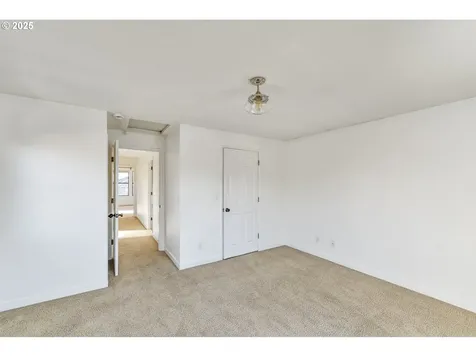 329 SE 22nd Avenue Portland OR 97214