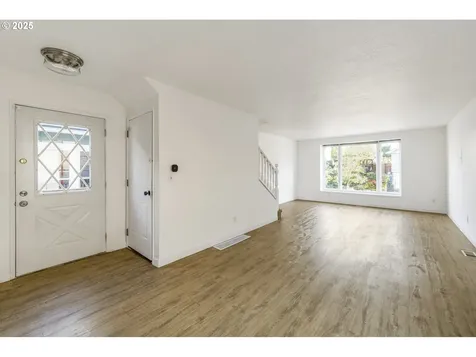 329 SE 22nd Avenue Portland OR 97214