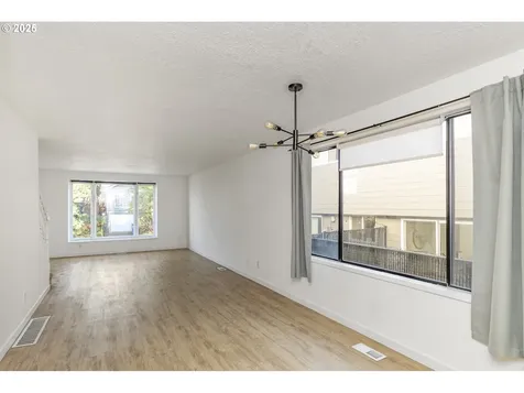 329 SE 22nd Avenue Portland OR 97214
