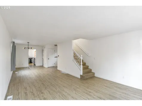 329 SE 22nd Avenue Portland OR 97214