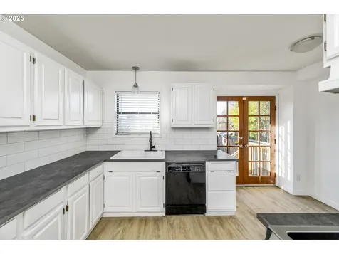 329 SE 22nd Avenue Portland OR 97214