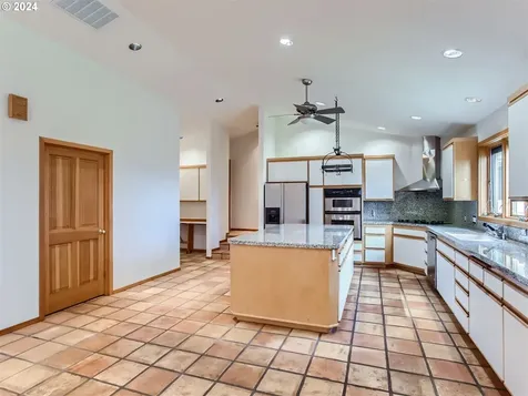 27151 Sw Baker Road Sherwood OR 97140
