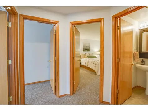 14501 Nw 2nd Court Vancouver WA 98685
