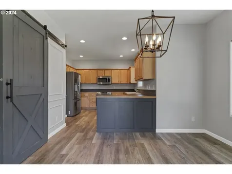 906 Highberger Loop Aumsville OR 97325