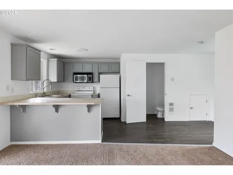 1124 W 31st Street Vancouver WA 98660
